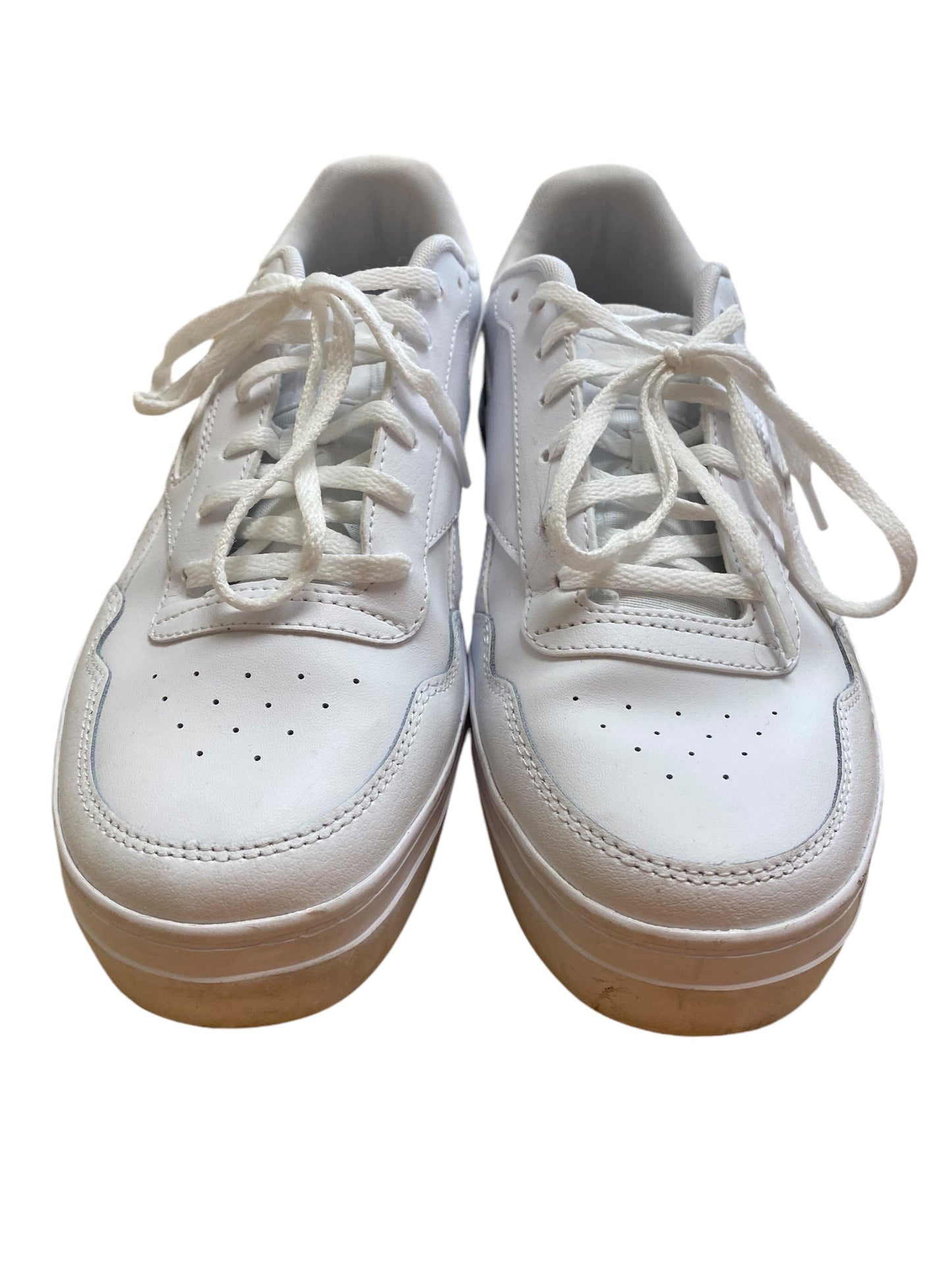 Shoes Sneakers By Reebok In White, Size: 10