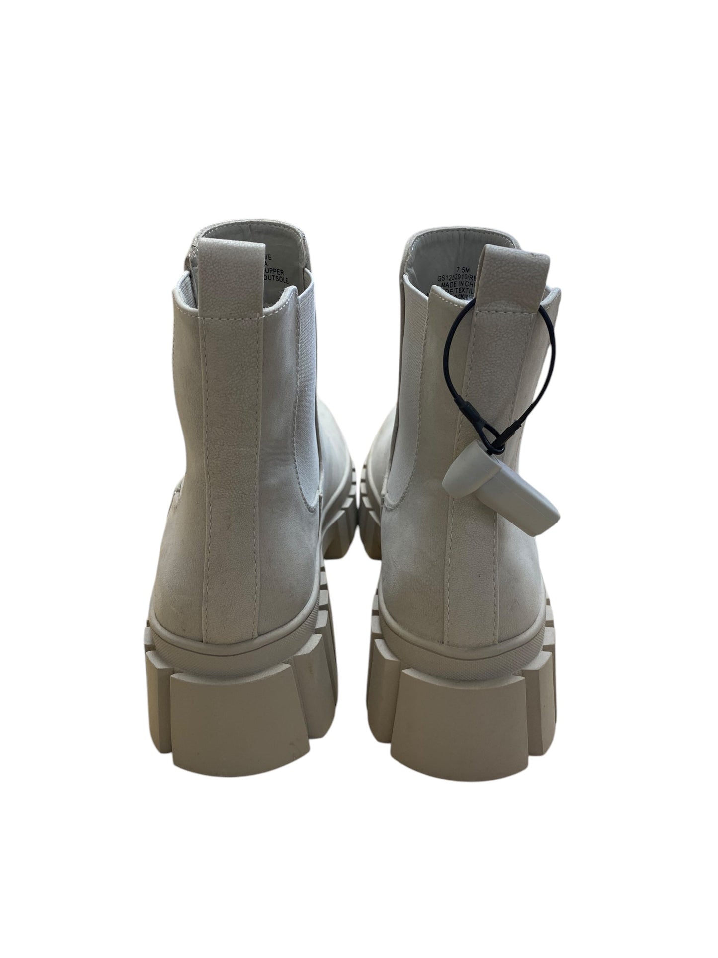 Boots Combat By Mia In White, Size: 7.5