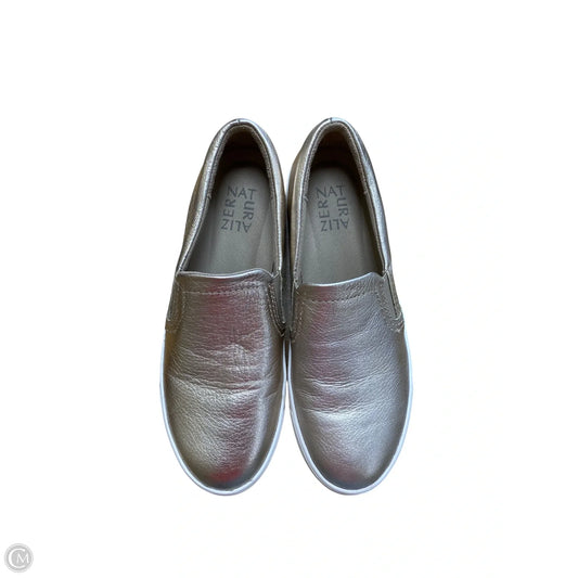 Shoes Flats By Naturalizer In Gold, Size: 6