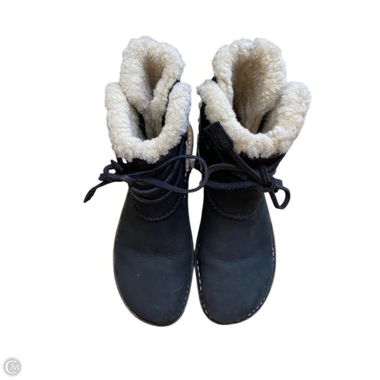 Boots Designer By Ugg In Black, Size: 8