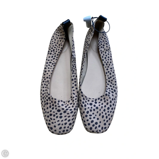 Shoes Flats By Universal Thread In Animal Print, Size: 9.5