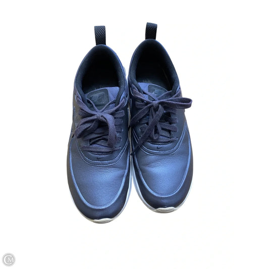 Shoes Sneakers By Nike In Grey, Size: 6