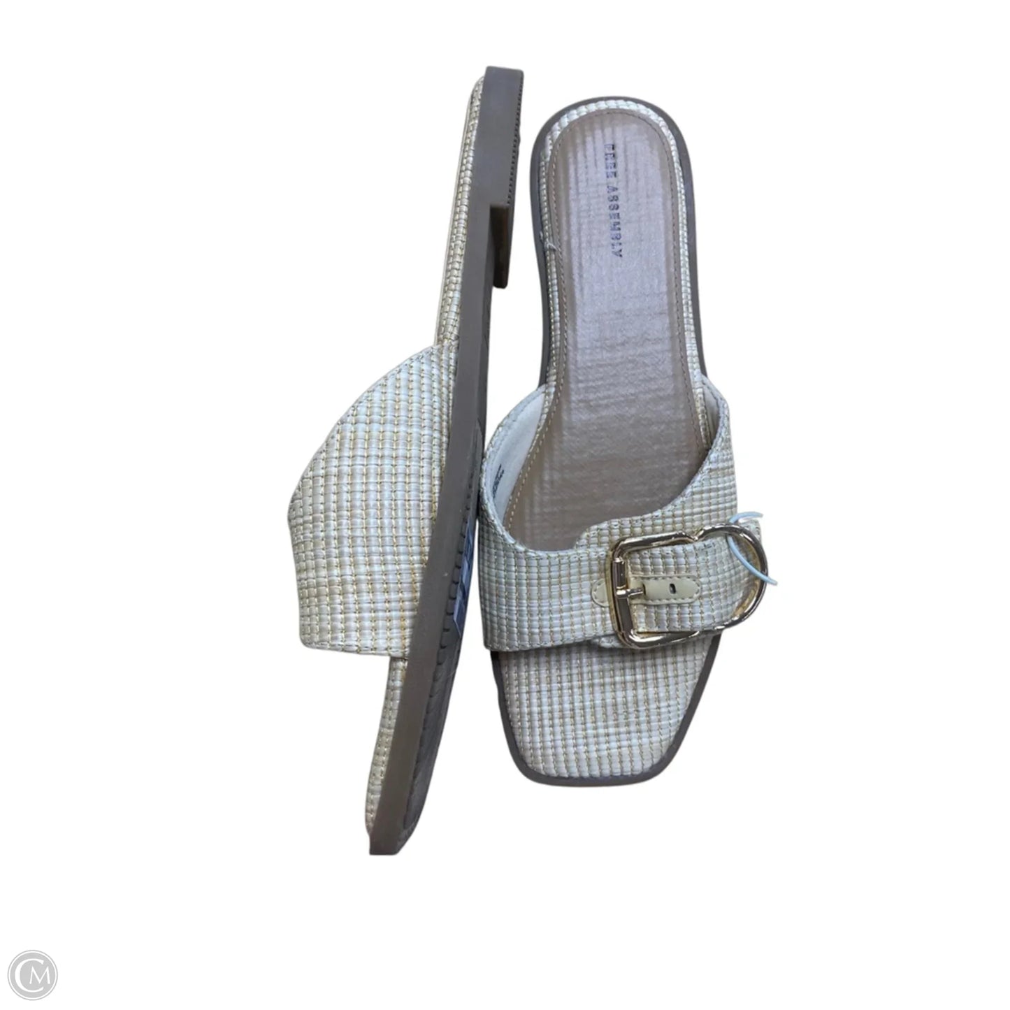 Shoes Flats By Free Assembly In Beige, Size: 8