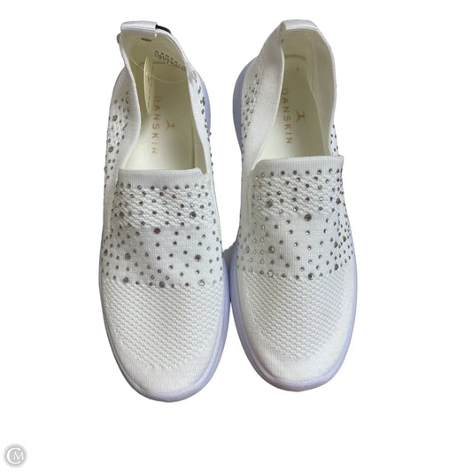 Shoes Sneakers By Danskin In White, Size: 9