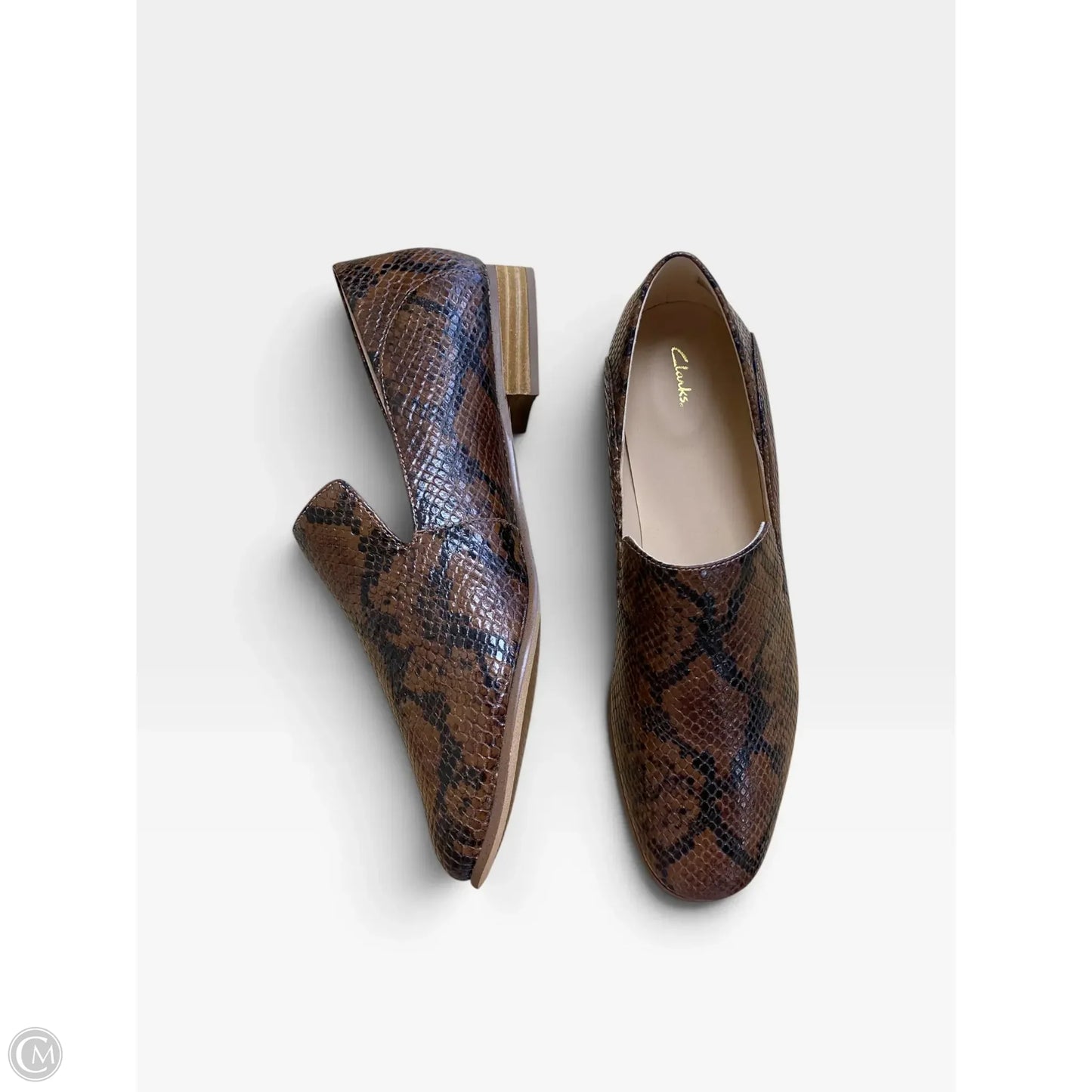 Shoes Flats By Clarks In Brown, Size: 10