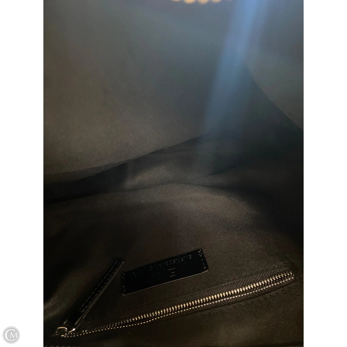 Handbag By Clothes Mentor, Size: Medium