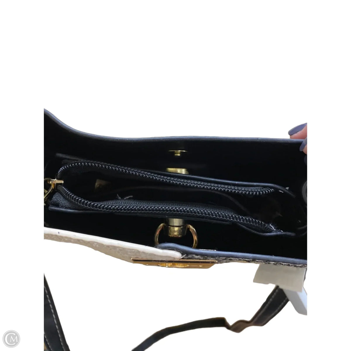 Crossbody By Clothes Mentor, Size: Medium