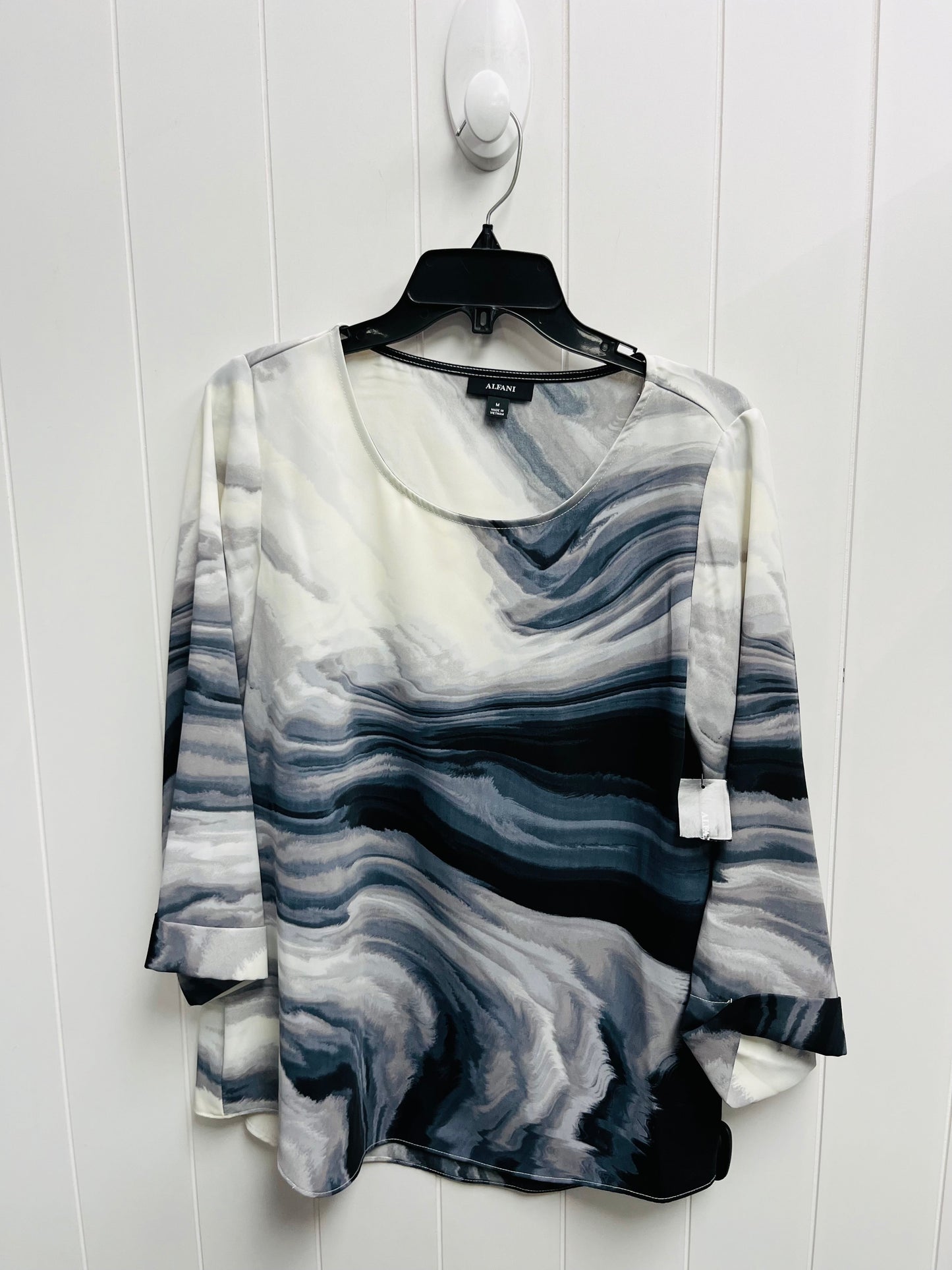 Top Long Sleeve By Alfani In Grey & White, Size: M