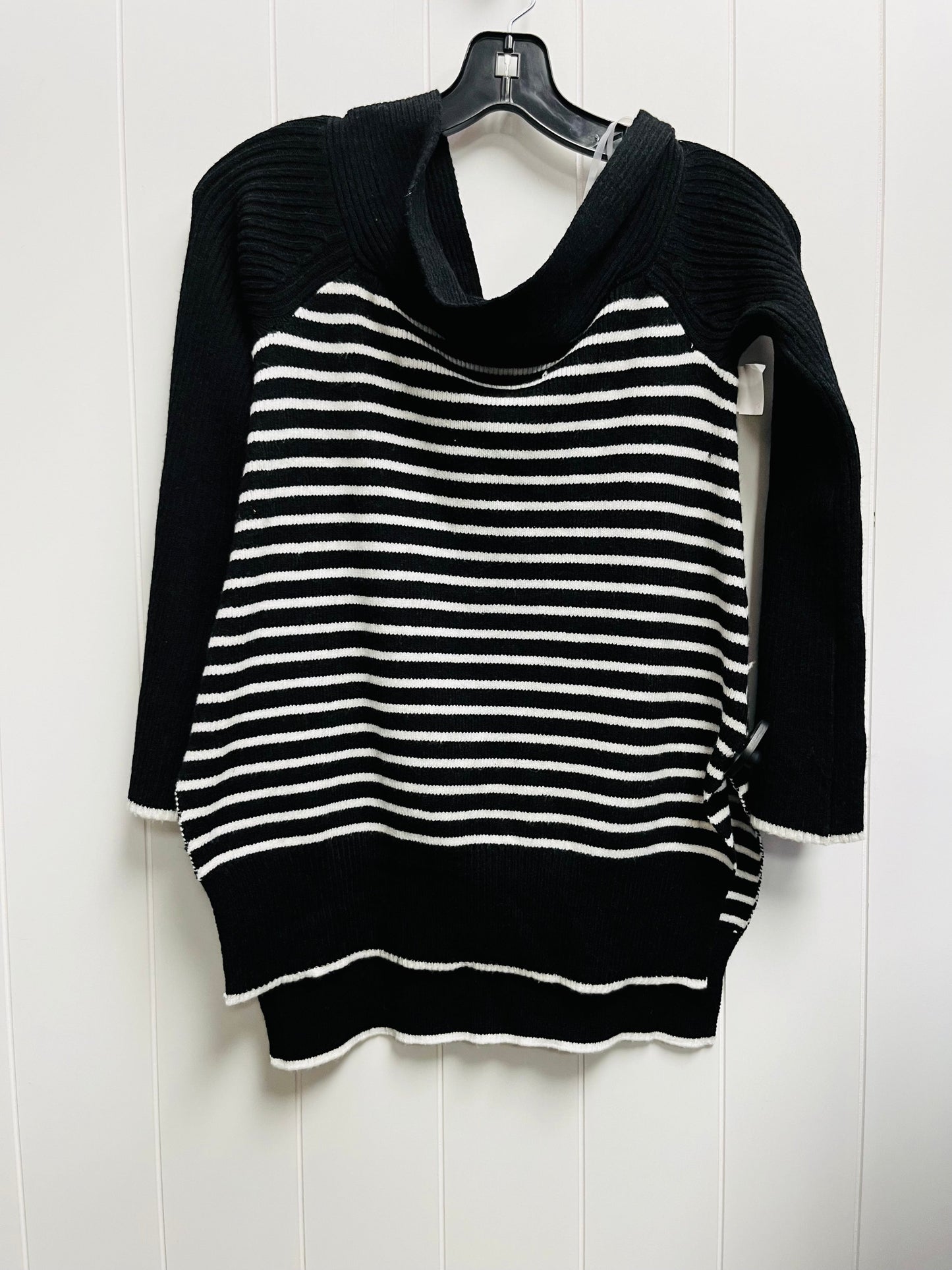 Sweater By Entro  Size: S