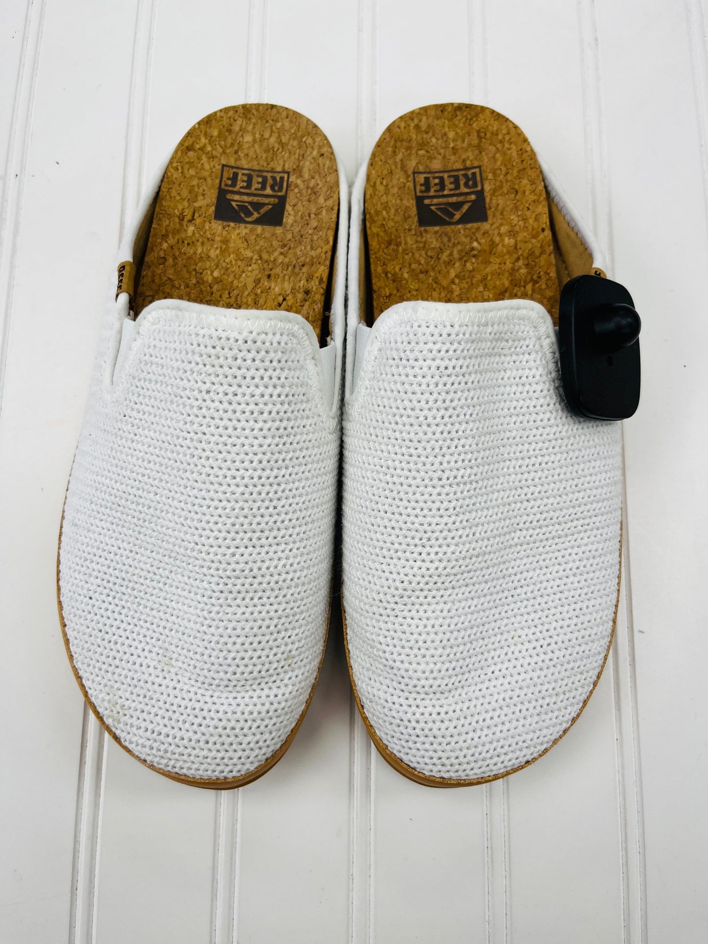 White Shoes Flats Reef, Size 8