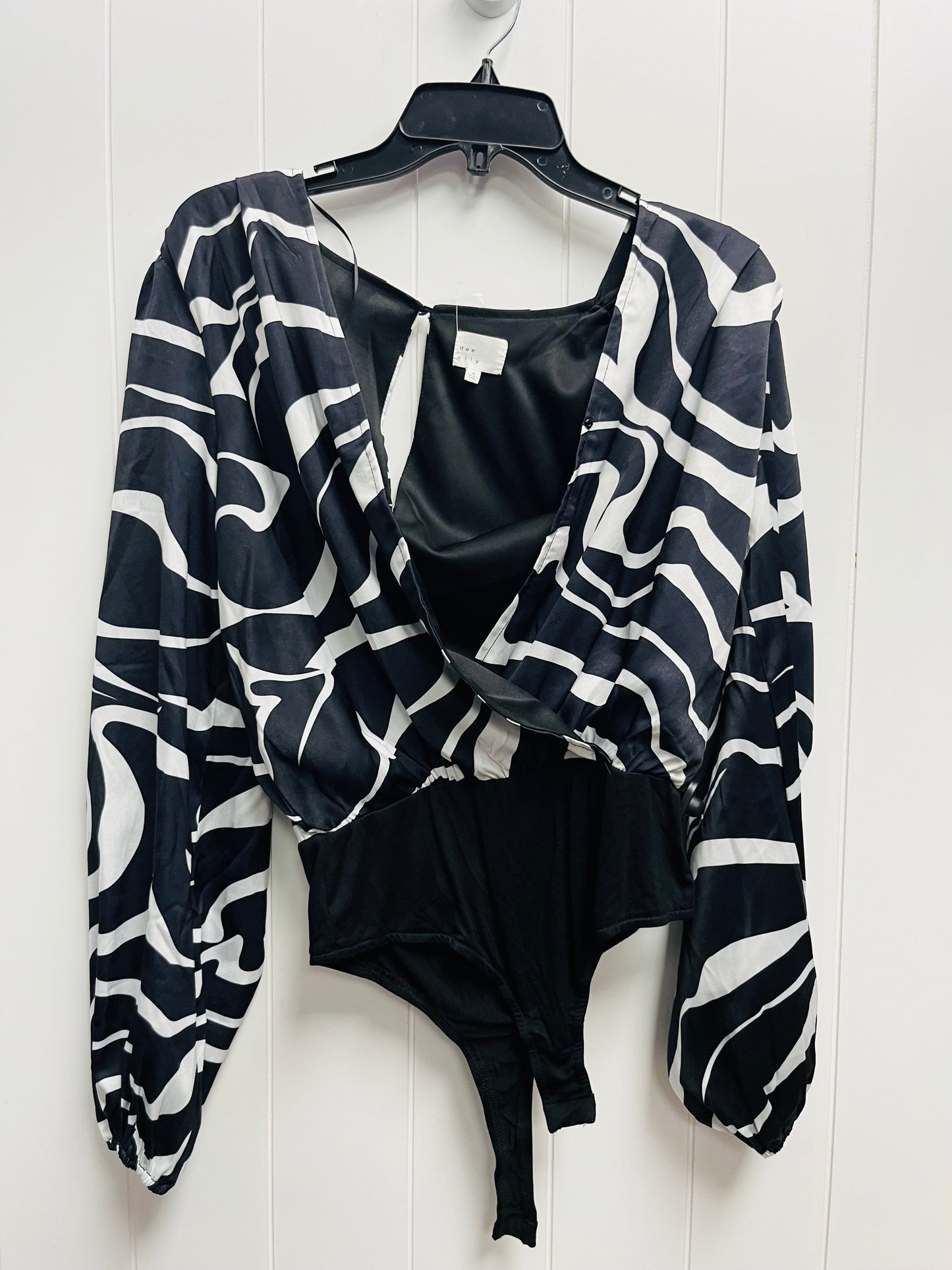 Black & White Bodysuit Clothes Mentor, Size M