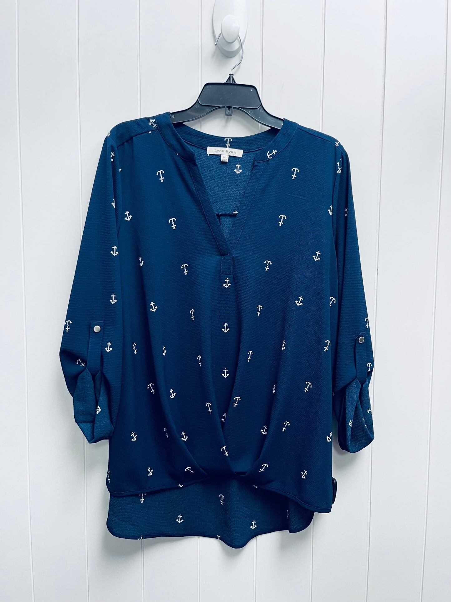 Top Long Sleeve By Clothes Mentor In Blue & White, Size: 1x