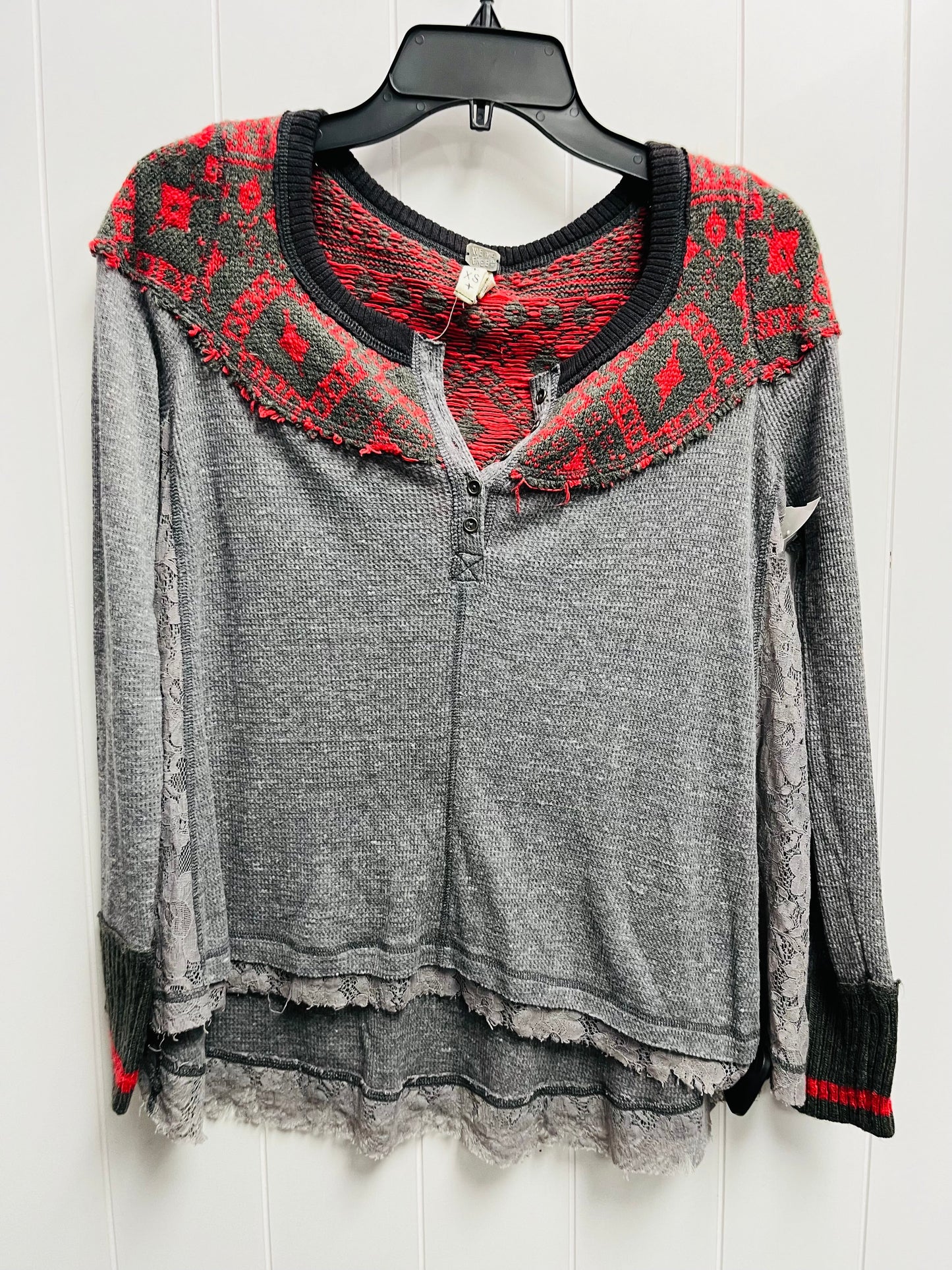 Top Long Sleeve By Free People In Grey & Red, Size: Xs