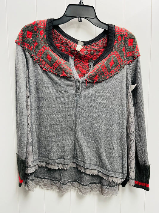 Top Long Sleeve By Free People In Grey & Red, Size: Xs