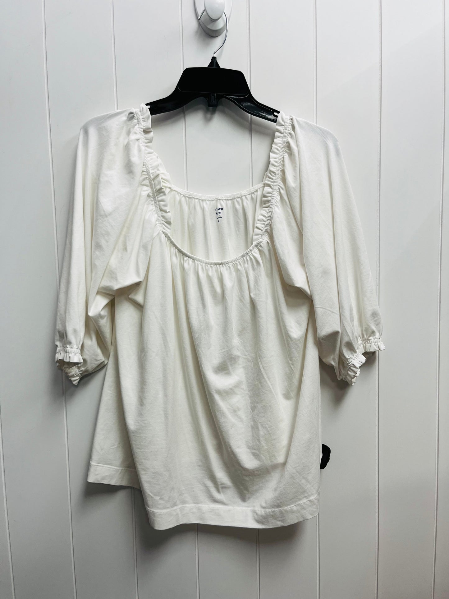 Top Long Sleeve By Crown And Ivy In White, Size: M