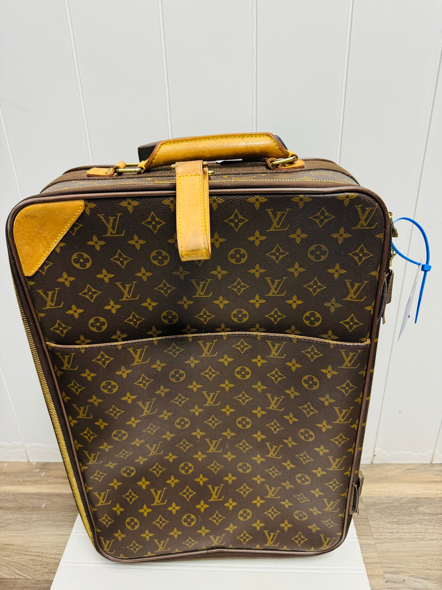 Luggage Luxury Designer By Louis Vuitton, Size: Large