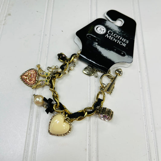 Bracelet Charm By Betsey Johnson