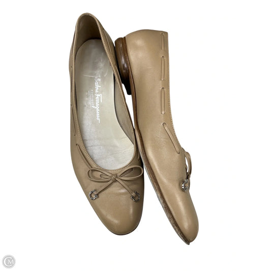 Shoes Luxury Designer By Ferragamo In Tan, Size: 10