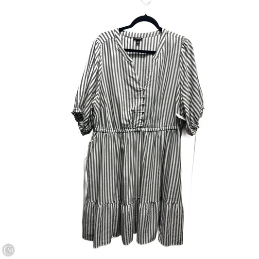 Dress Casual Short By Torrid In Grey & White, Size: 2x