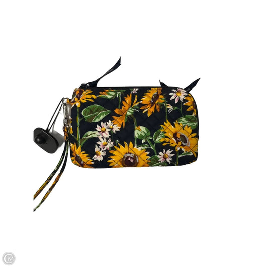 Wristlet By Vera Bradley, Size: Small