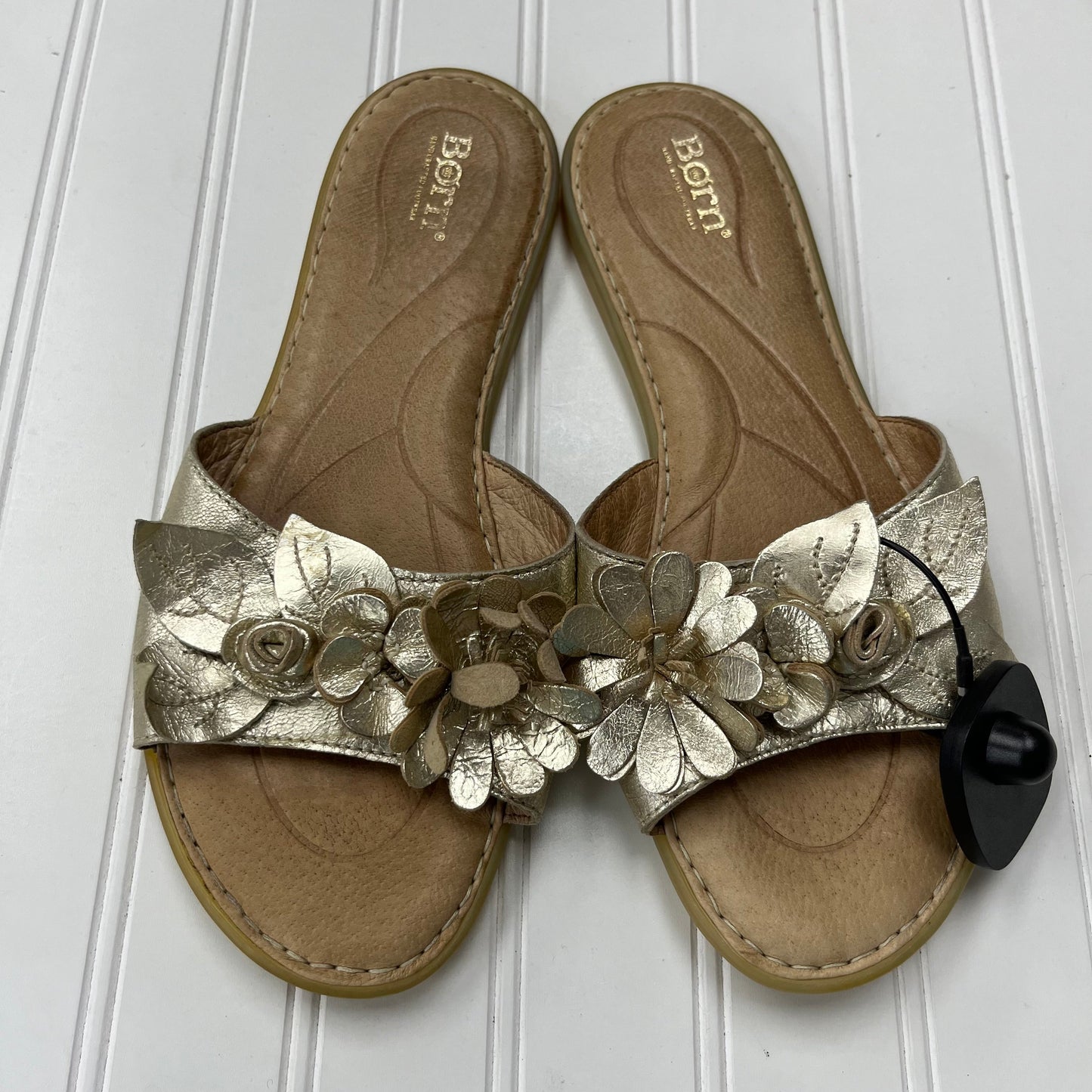 Gold Sandals Flats Born, Size 10