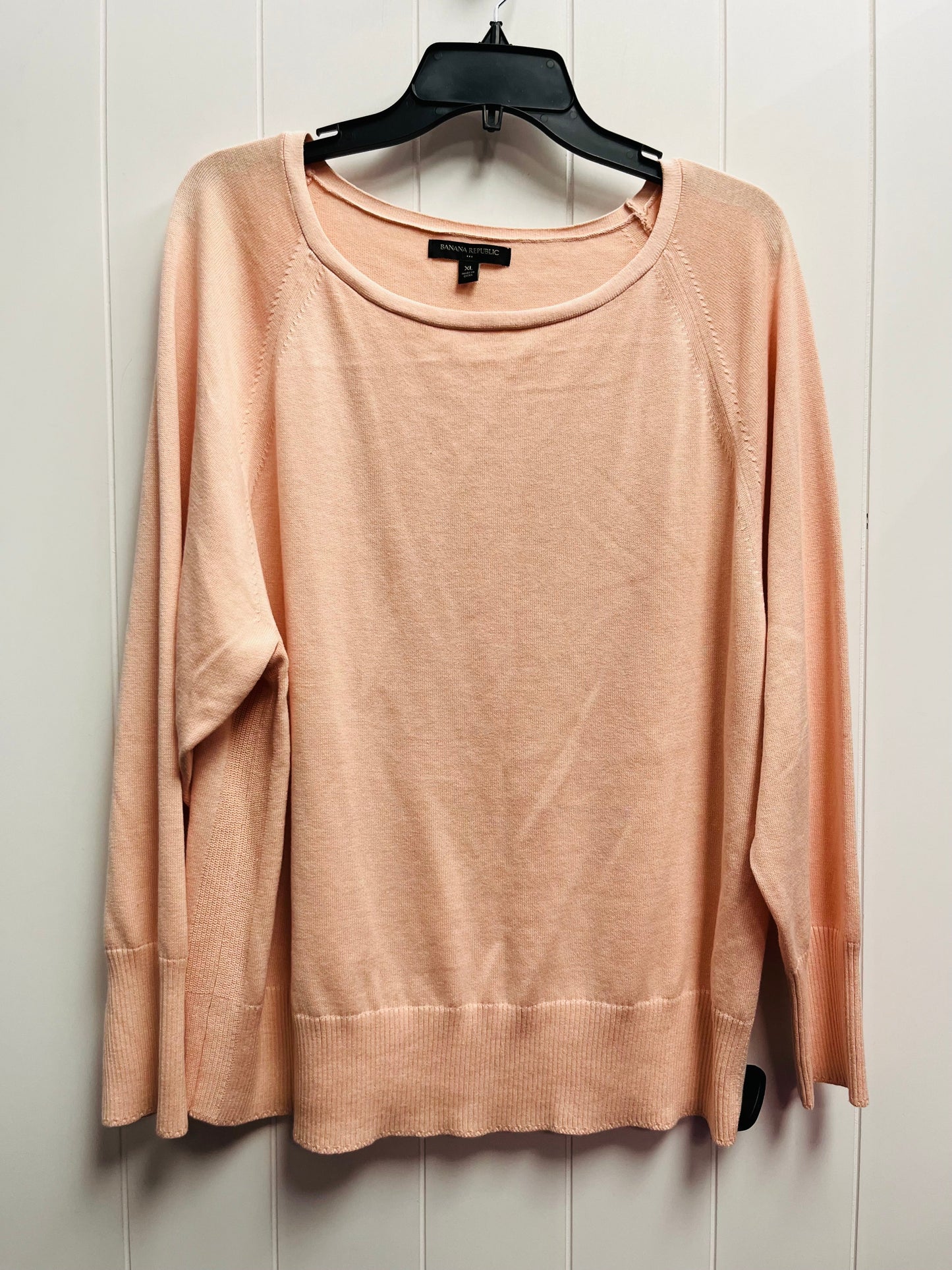 Sweater By Banana Republic In Peach, Size: Xl