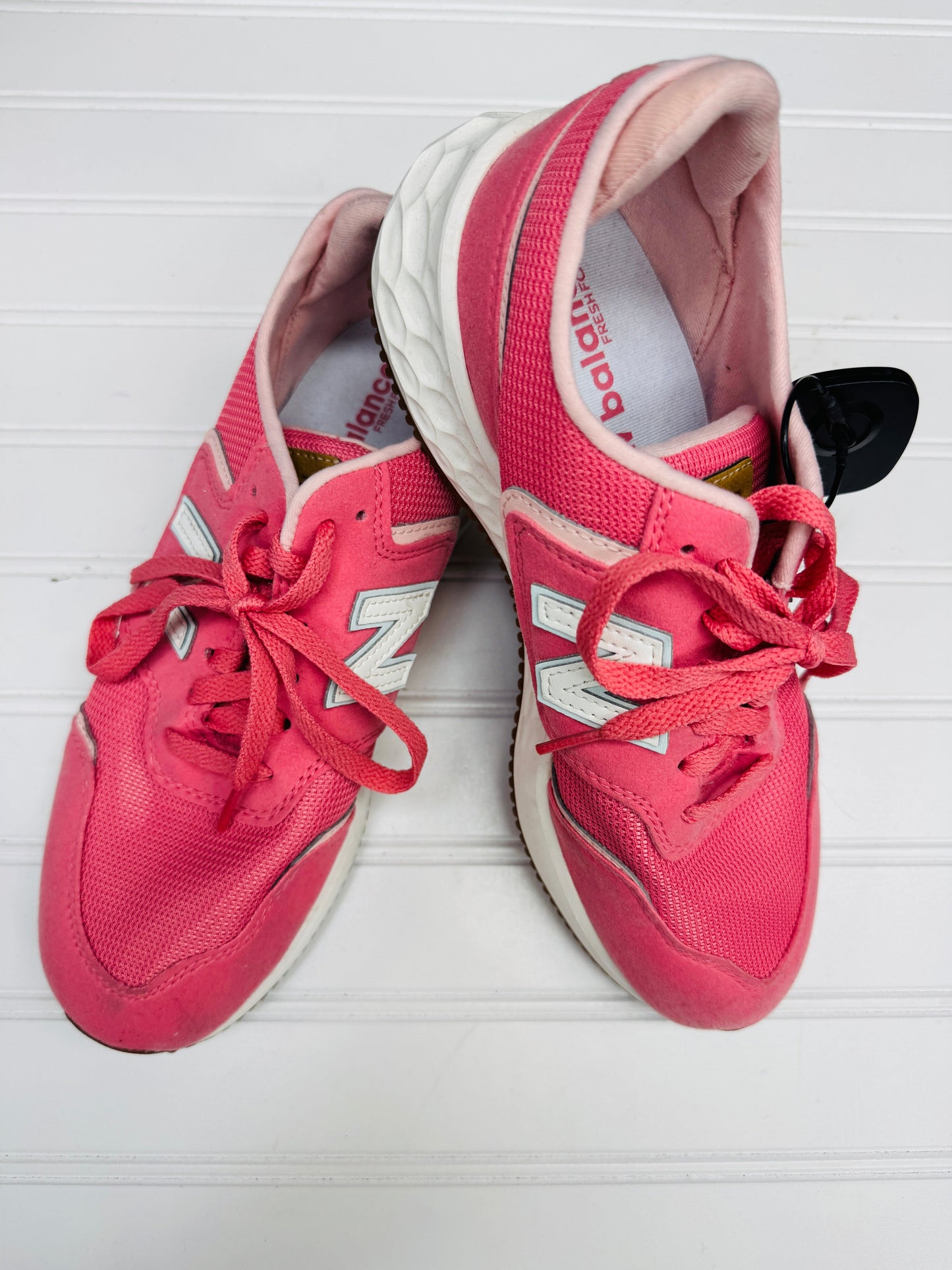 Shoes Athletic By New Balance In Coral, Size: 8