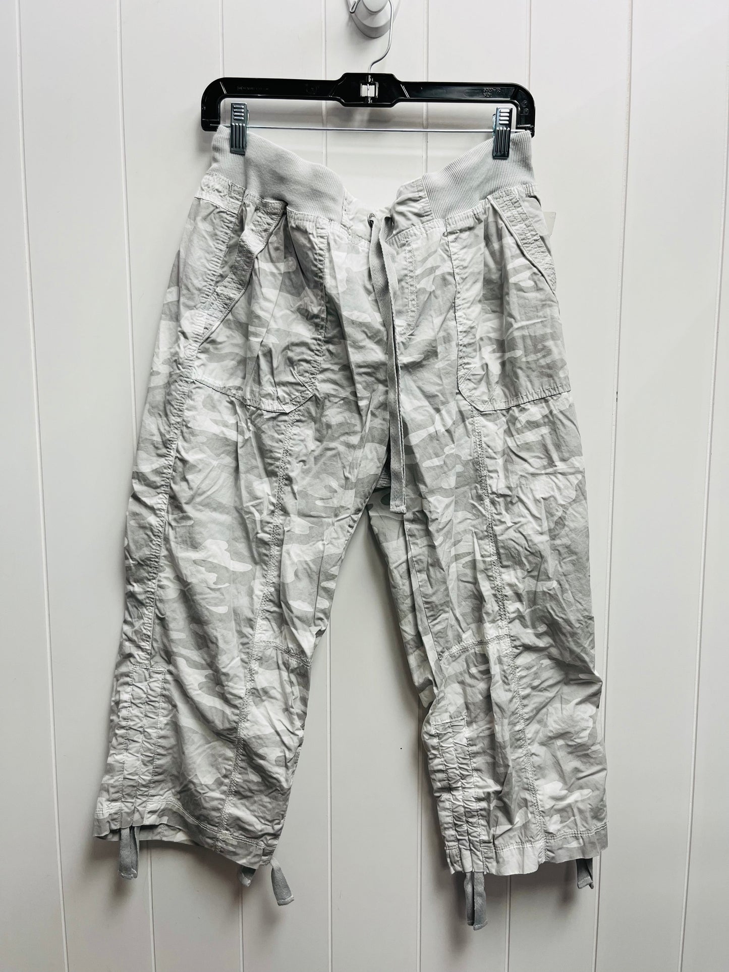 Capris By Calvin Klein In Grey, Size: L