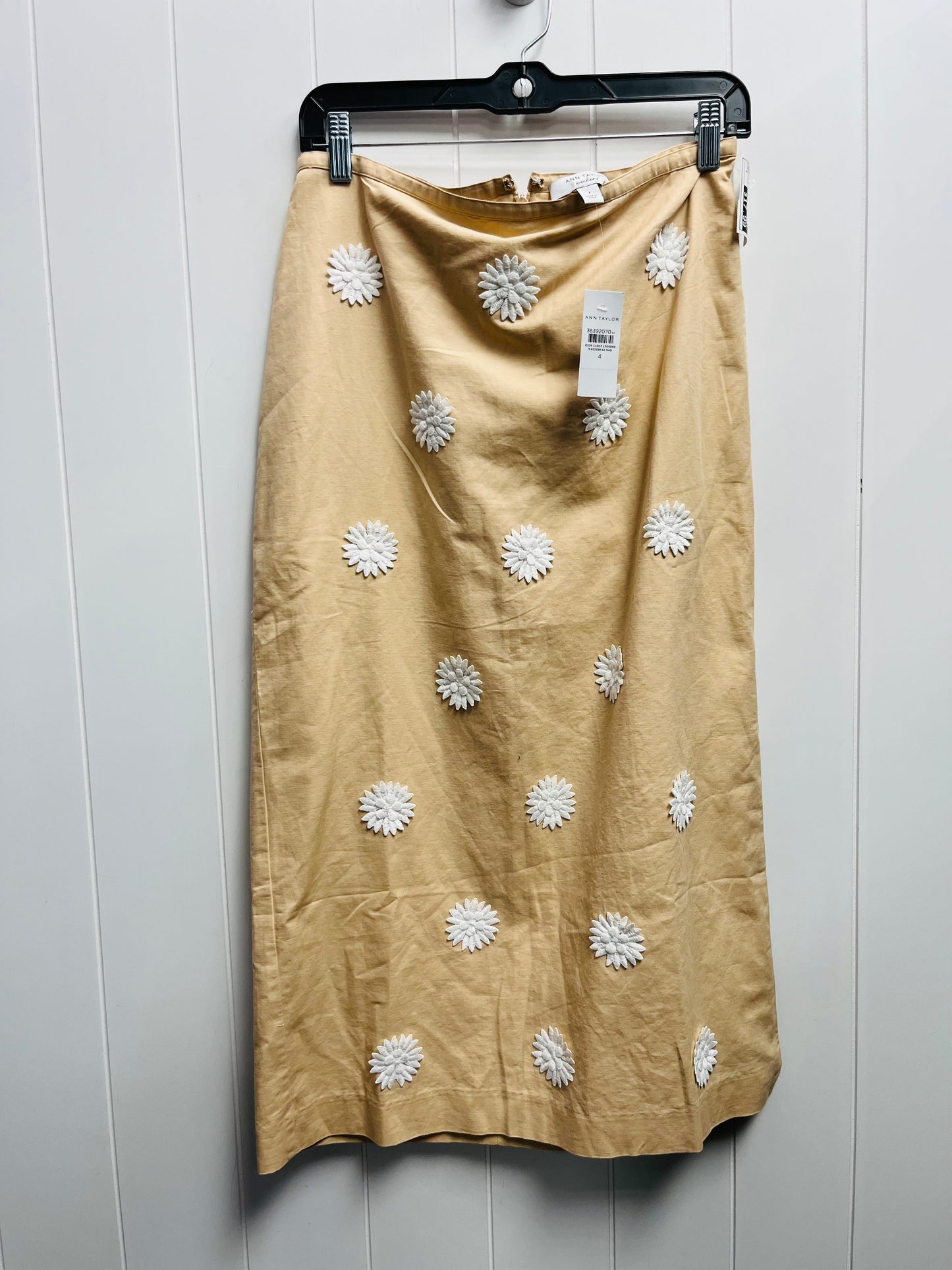 Skirt Maxi By Ann Taylor In Cream & White, Size: 4