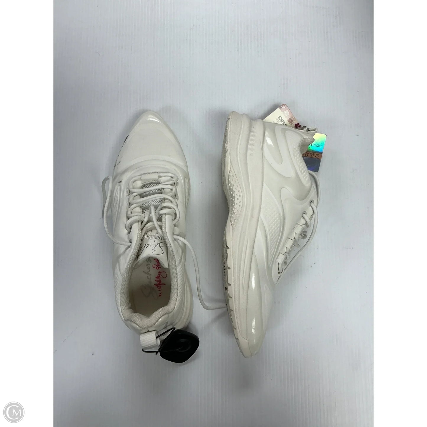 Shoes Sneakers By Skechers In White, Size: 8.5