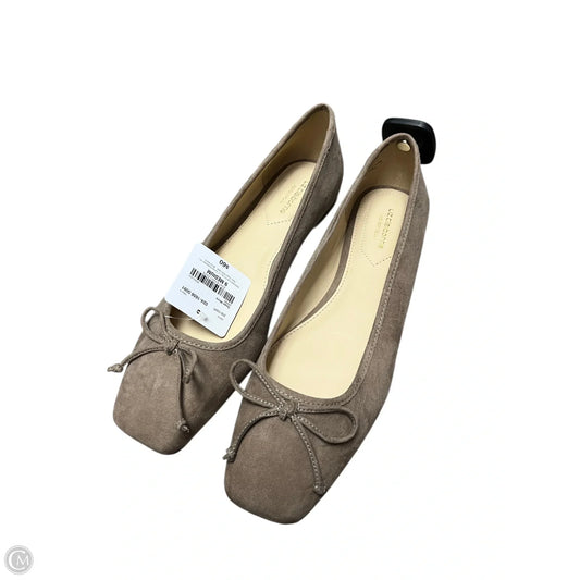 Shoes Flats By Liz Claiborne In Taupe, Size: 9