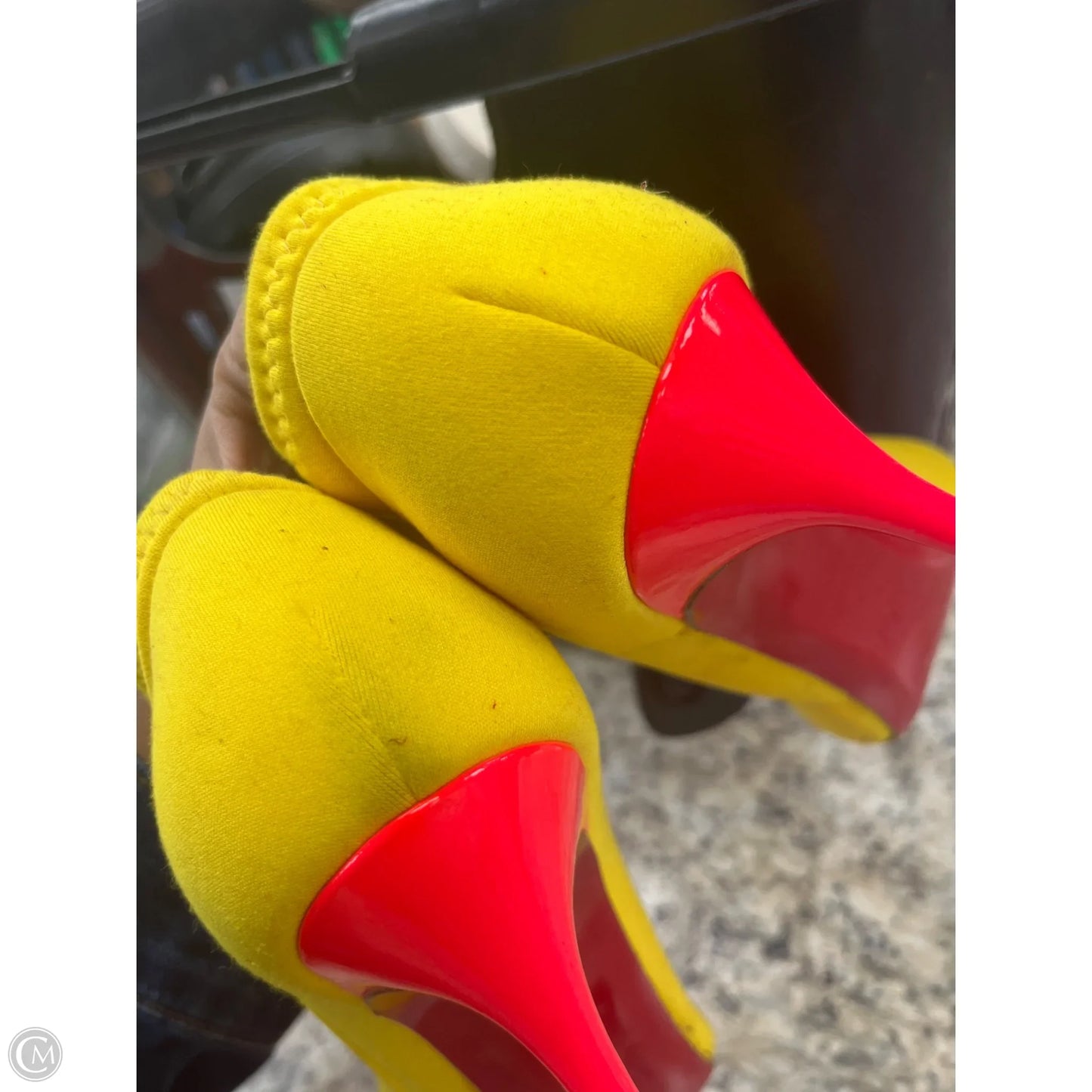 Shoes Luxury Designer By Christian Louboutin In Yellow, Size: 8.5