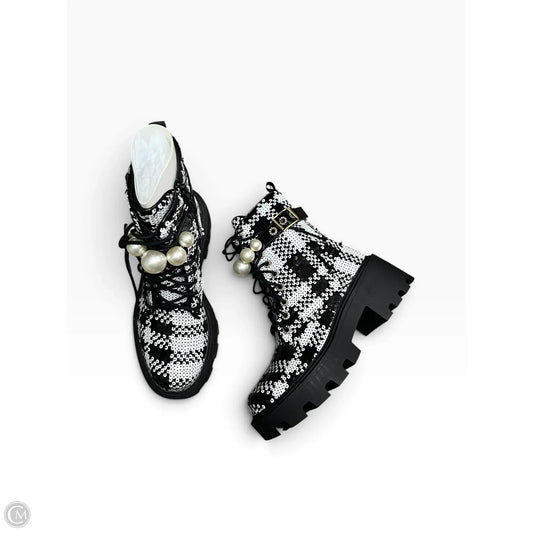 Boots Combat By Betsey Johnson In Black & White, Size: 8
