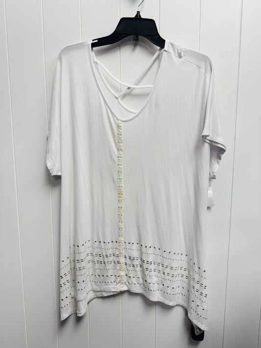 Top Short Sleeve By Avenue In White, Size: 18