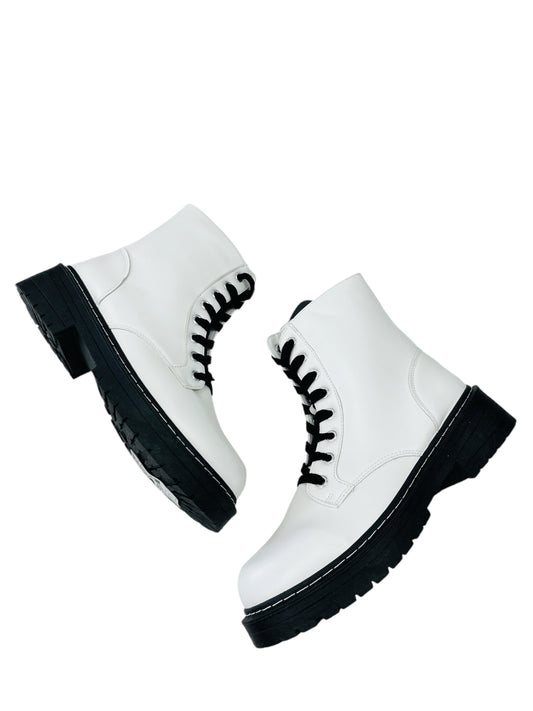 Boots Combat By Sugar In White, Size: 8.5