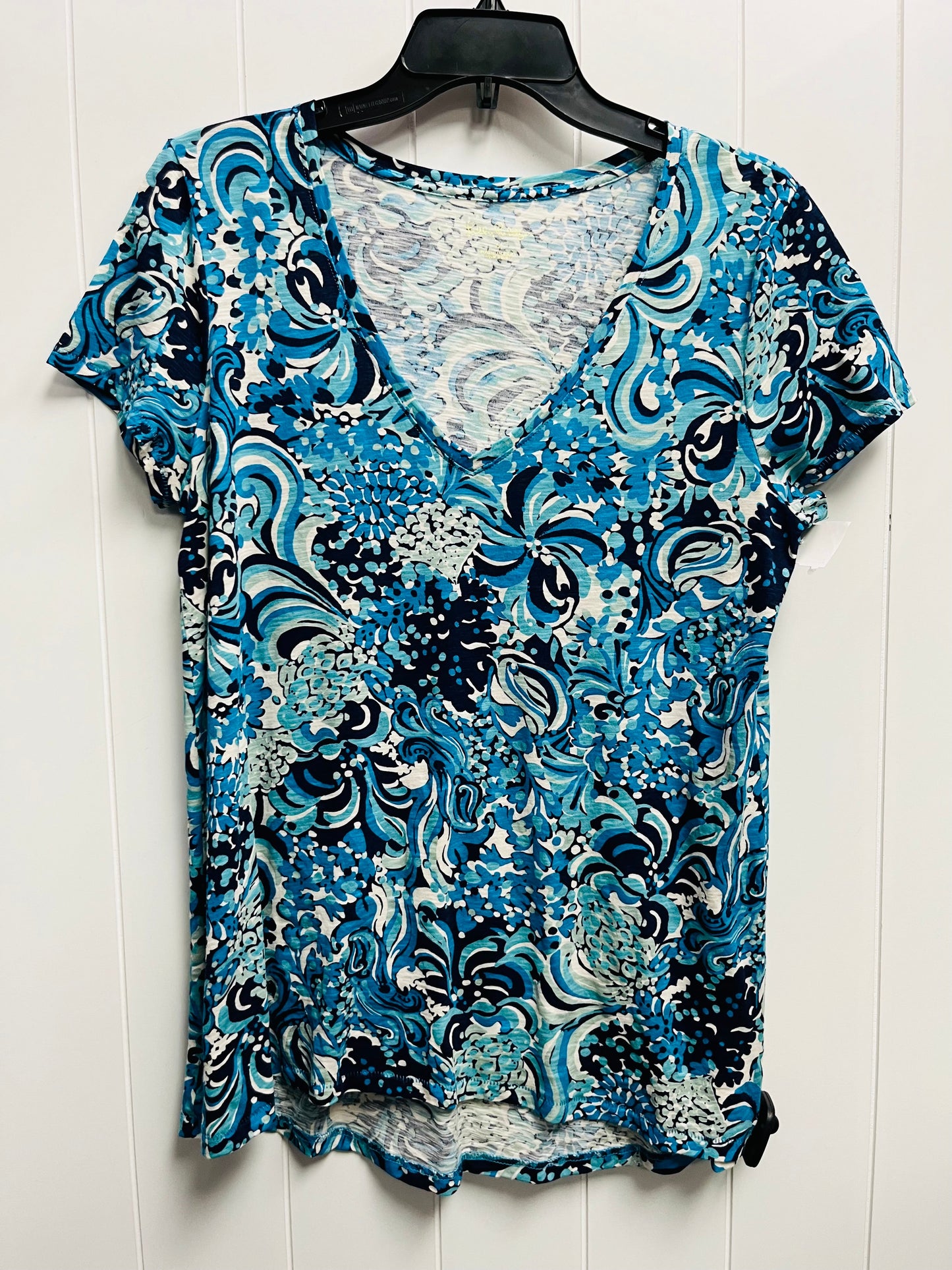 Top Short Sleeve Designer By Lilly Pulitzer In Blue & White, Size: M