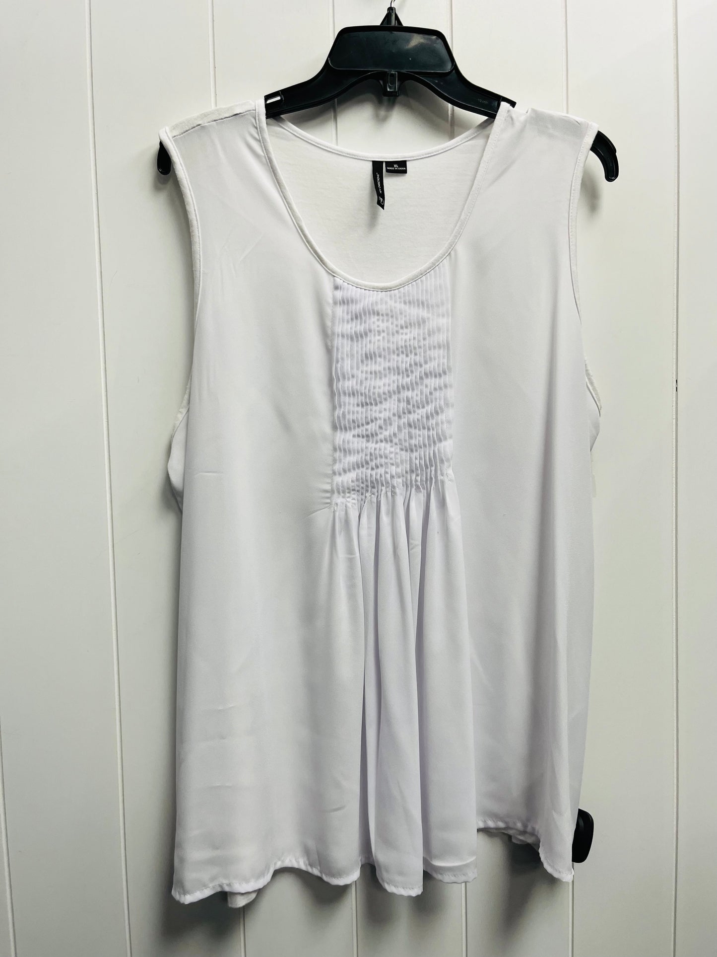 Top Sleeveless By New Directions In White, Size: Xl