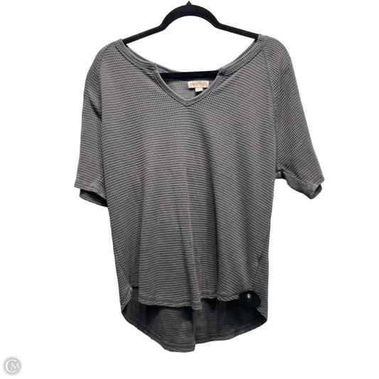 Top Short Sleeve By Knox Rose In Grey, Size: Xxl