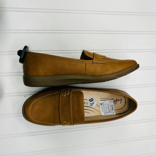 Shoes Flats By Life Stride  Size: 9.5