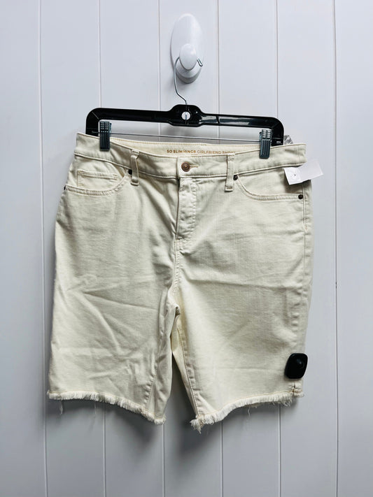 Cream Shorts Chicos, Size 8