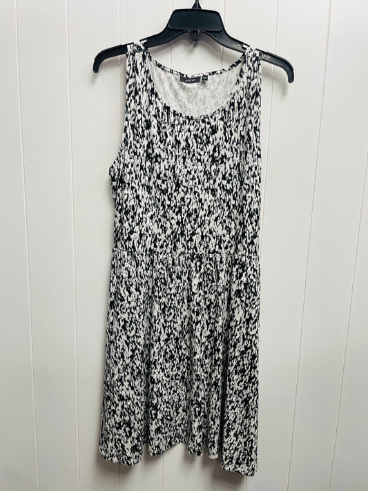 Black & White Dress Casual Short Apt 9, Size Xl