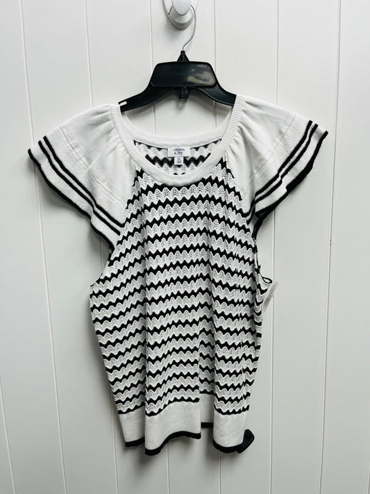 Top Short Sleeve By Crown And Ivy In Black & White, Size: Xl