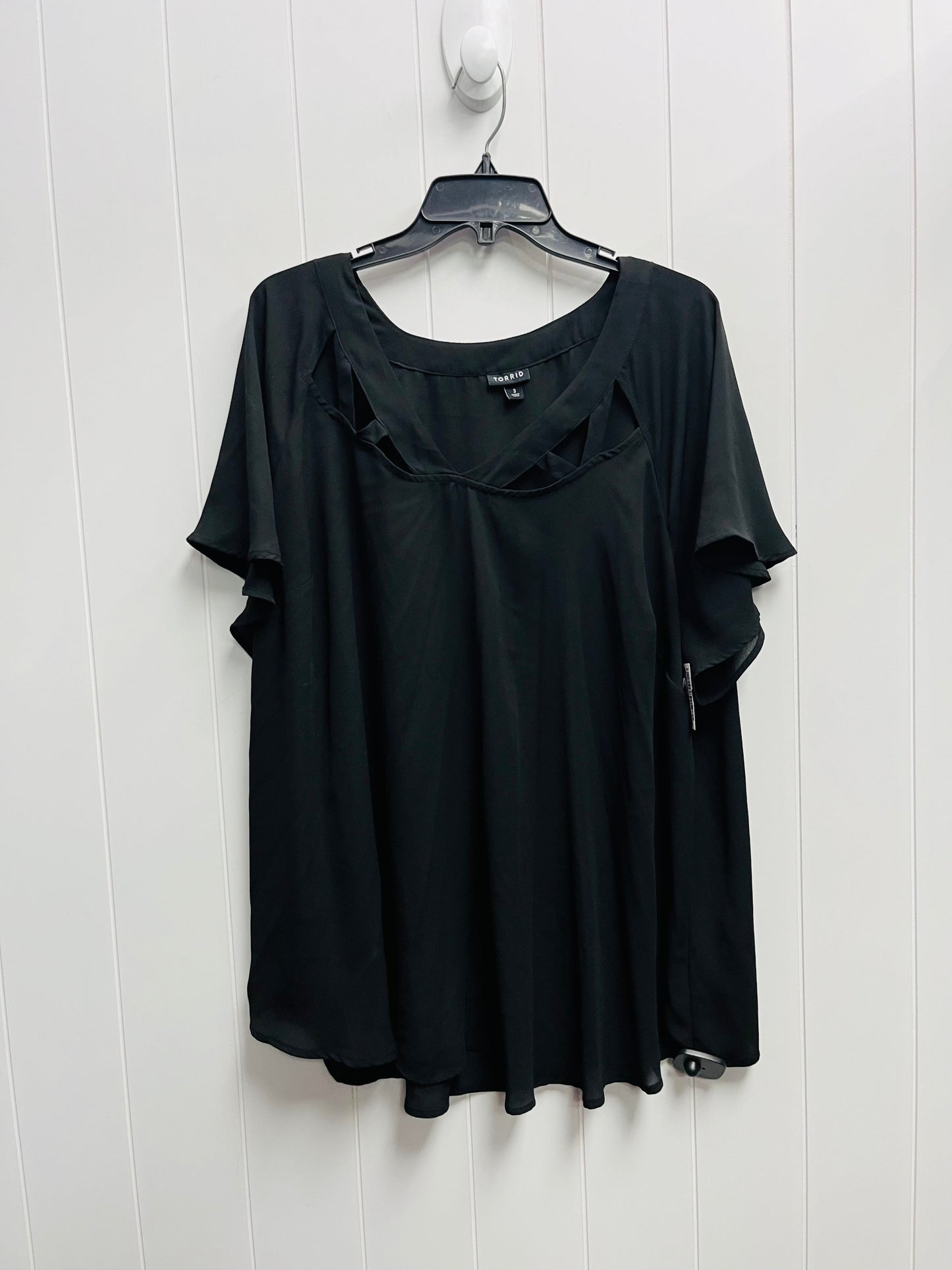 Top Short Sleeve By Torrid In Black, Size: 3x