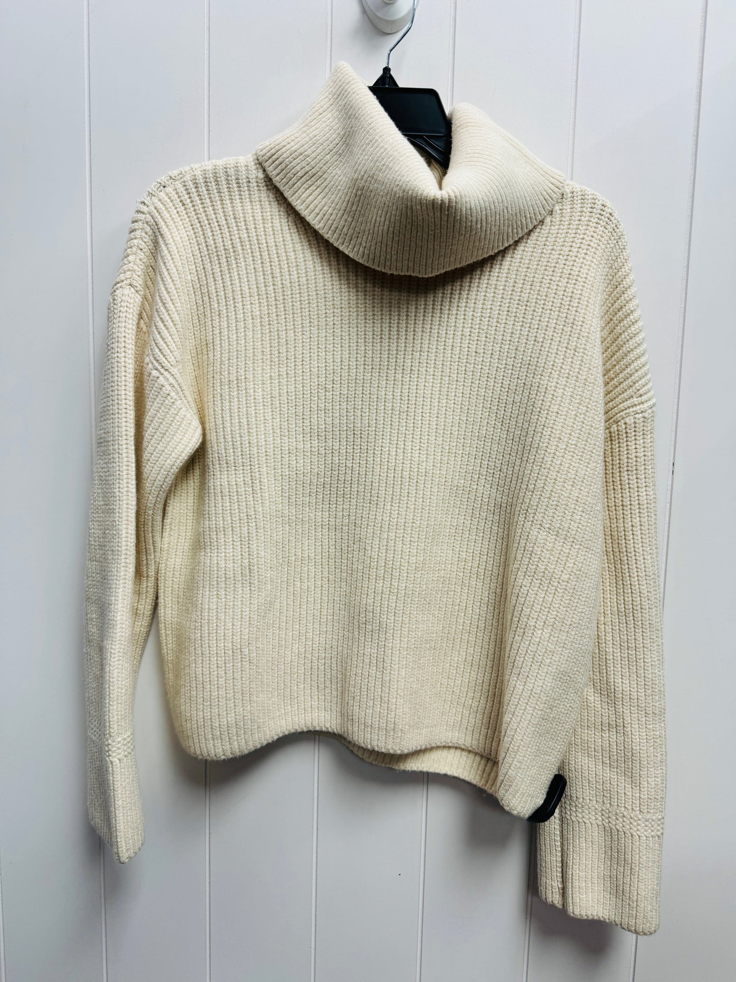 Sweater By Banana Republic In Cream, Size: S