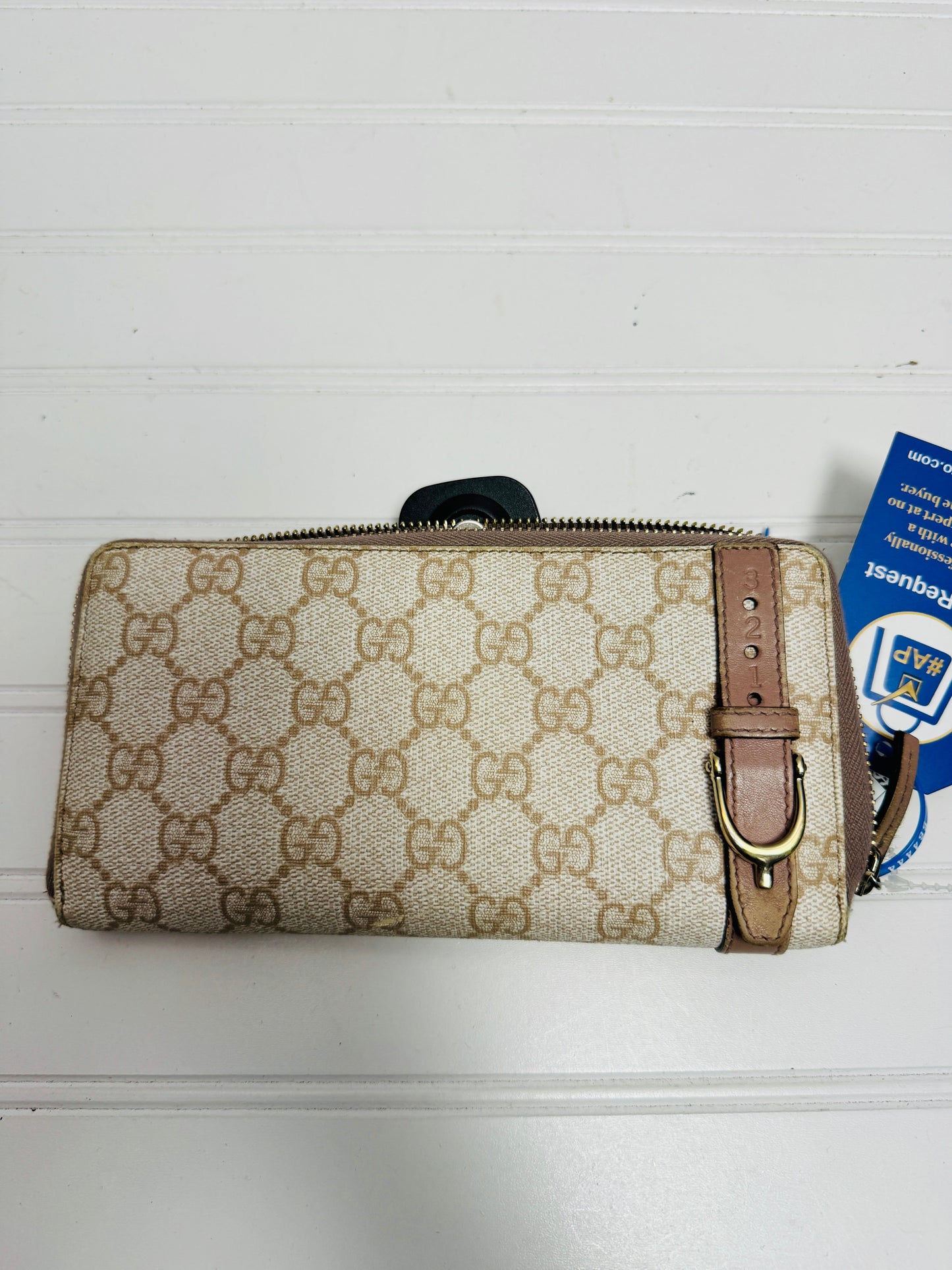 Wallet Luxury Designer By Gucci, Size: Medium