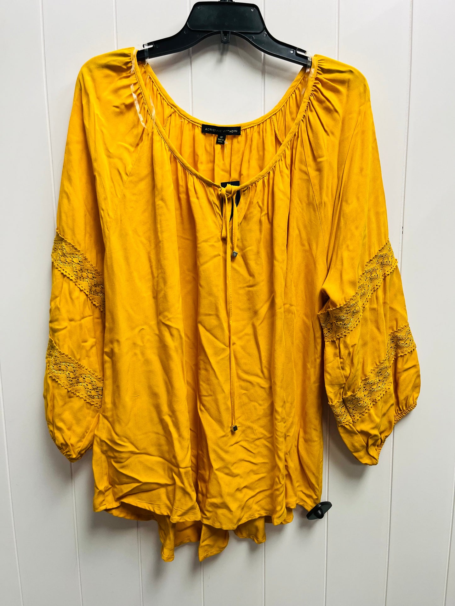 Top Long Sleeve By Adrienne Vittadini In Yellow, Size: 1x