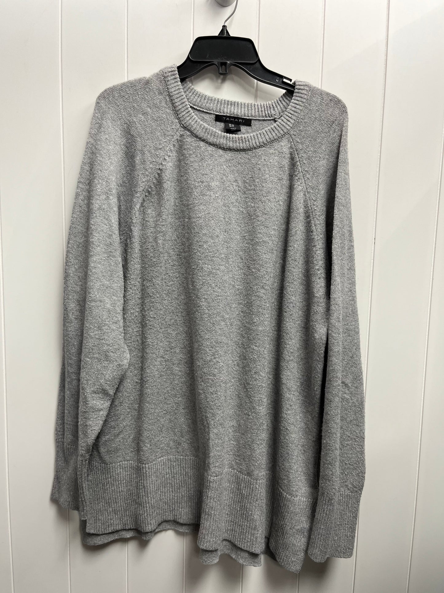 Sweater By Tahari By Arthur Levine In Grey, Size: Xl