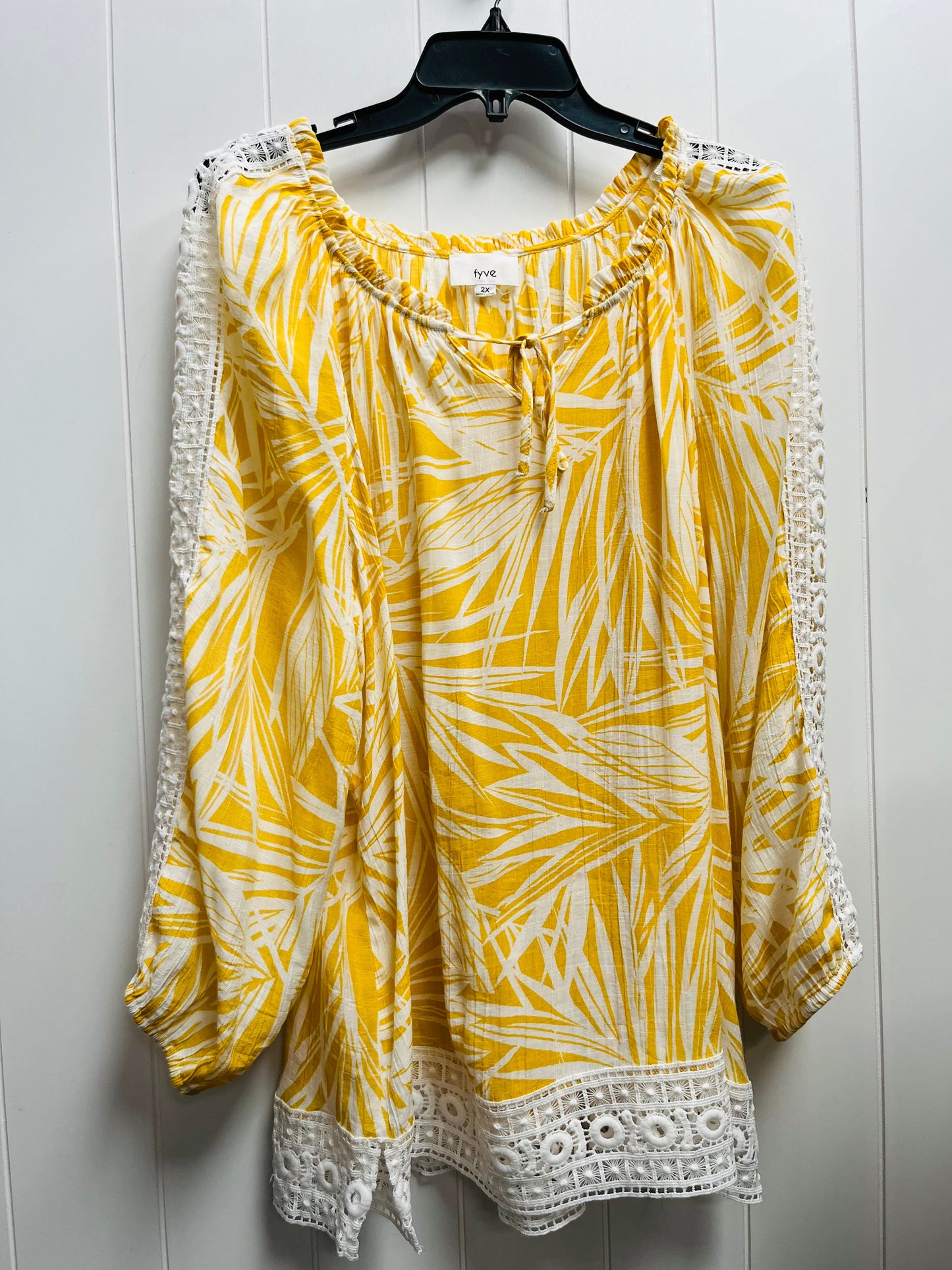 Top Long Sleeve By Clothes Mentor In Yellow, Size: 2x