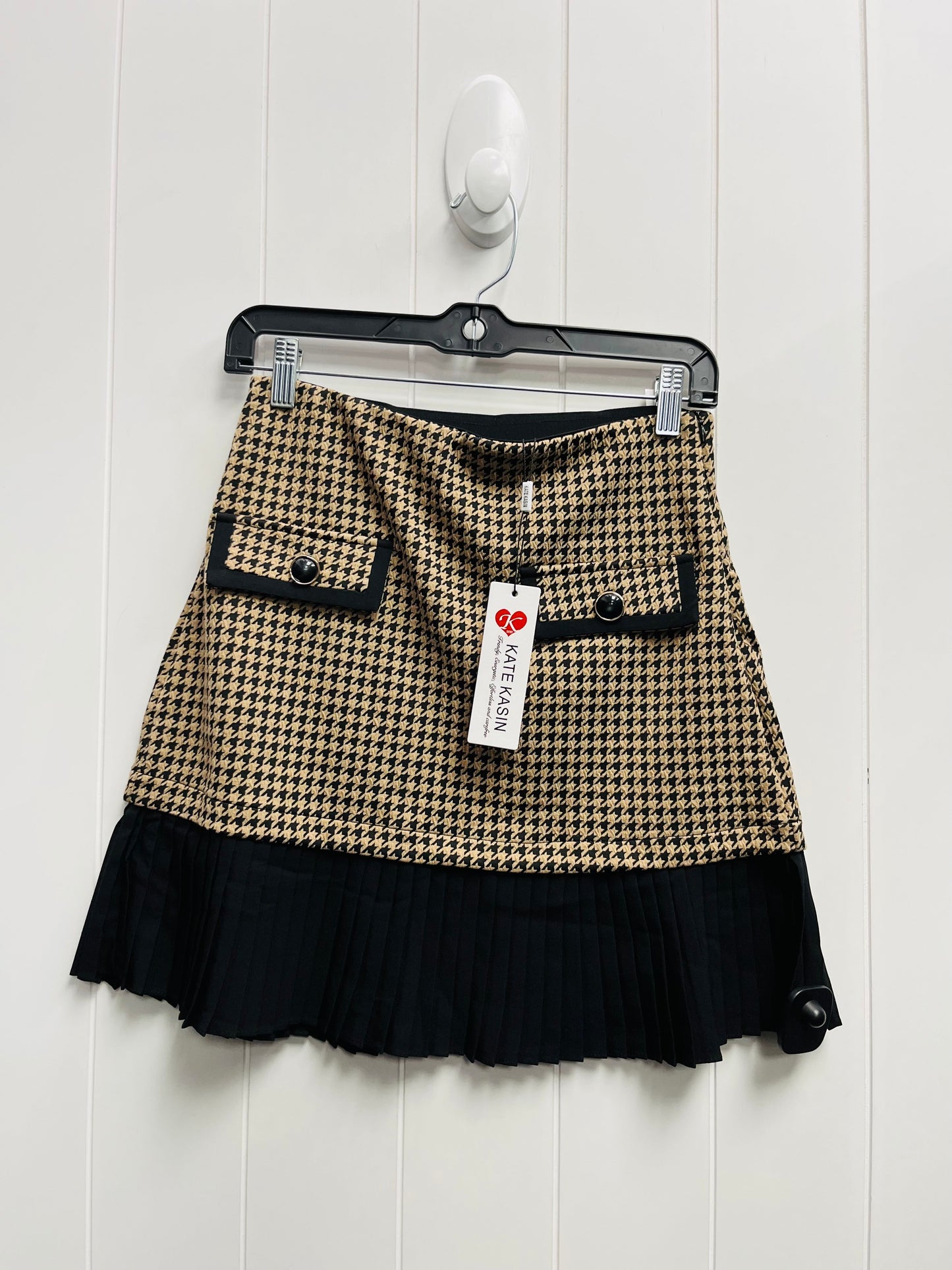 Skirt Mini & Short By Clothes Mentor In Black & Tan, Size: S