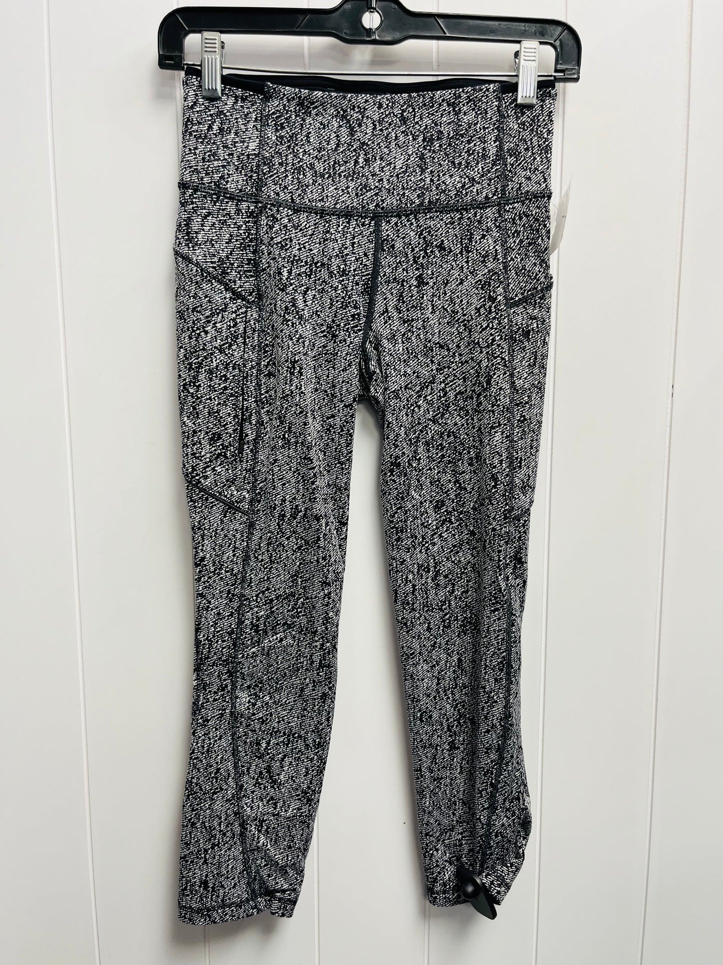 Athletic Capris By Lululemon In Black & White, Size: 4